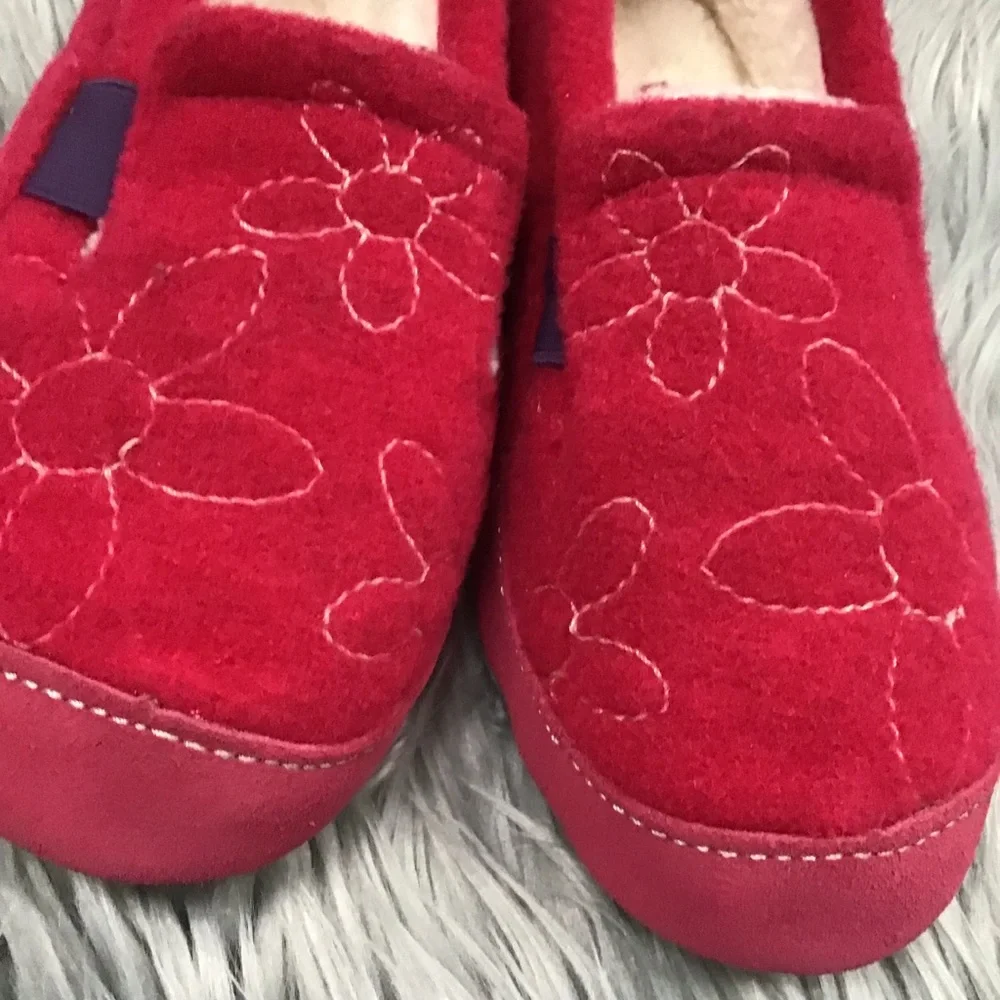 Acorn kids size 2.5-3.5
